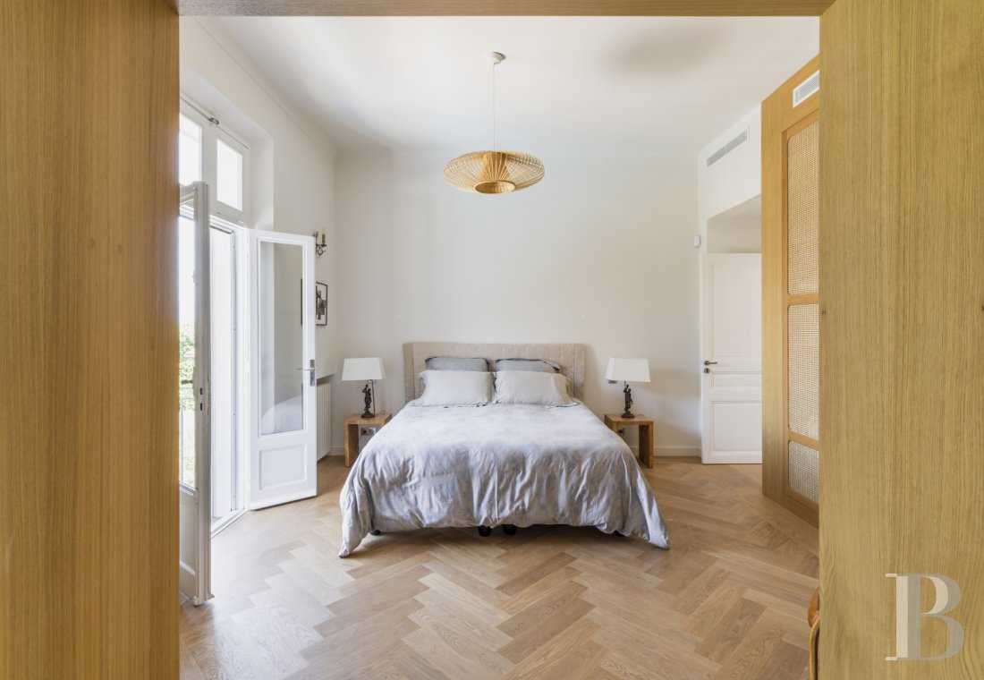 A 1930s villa facing the sea on Cap d'Antibes, in the Alpes-Maritimes department - photo  n°9