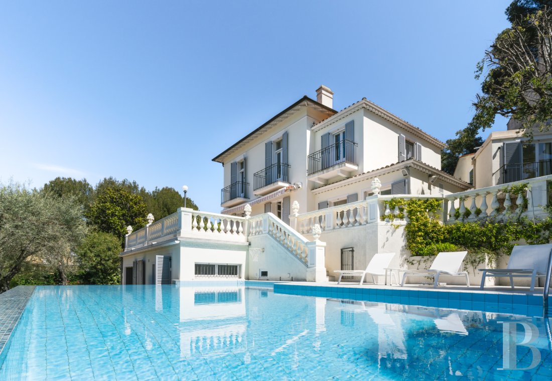 A 1930s villa facing the sea on Cap d'Antibes, in the Alpes-Maritimes department - photo  n°27