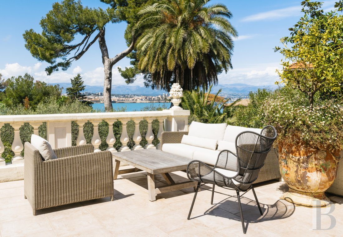 A 1930s villa facing the sea on Cap d'Antibes, in the Alpes-Maritimes department - photo  n°24