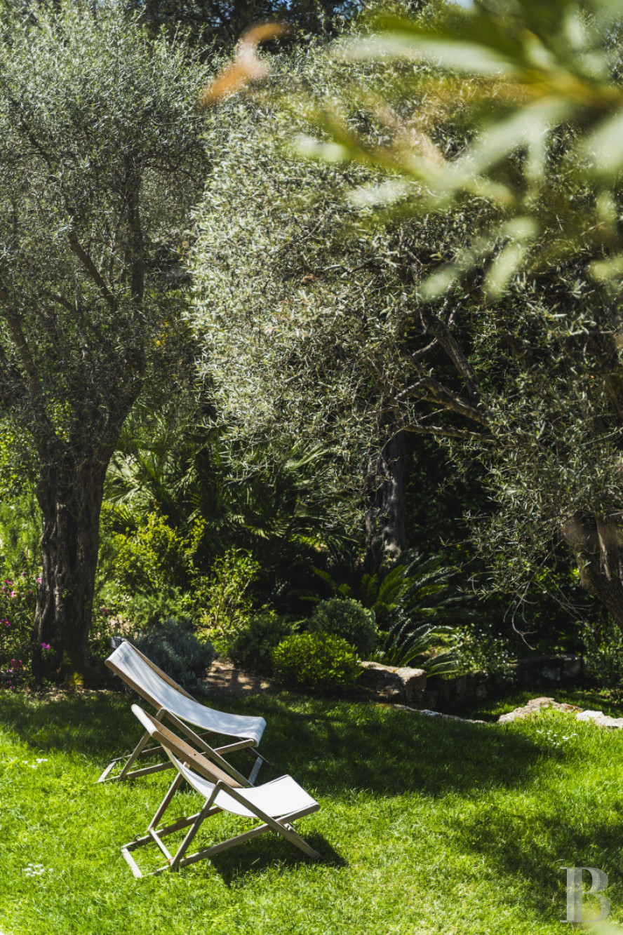 A 1930s villa facing the sea on Cap d'Antibes, in the Alpes-Maritimes department - photo  n°22