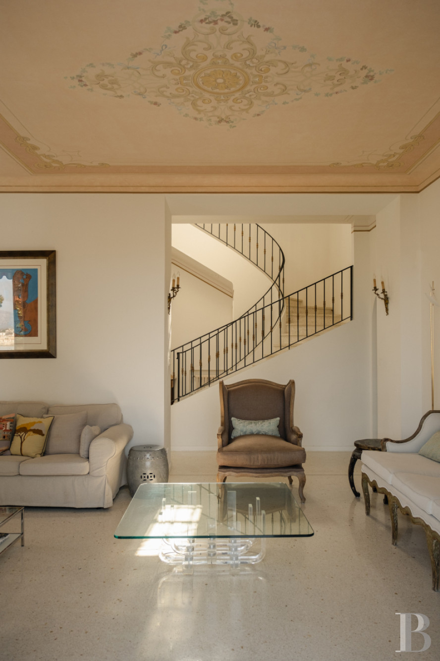 A 1930s villa facing the sea on Cap d'Antibes, in the Alpes-Maritimes department - photo  n°18