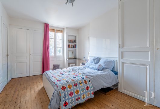 character properties France center val de loire   - 8