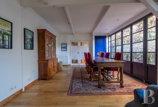 character properties France center val de loire   - 13