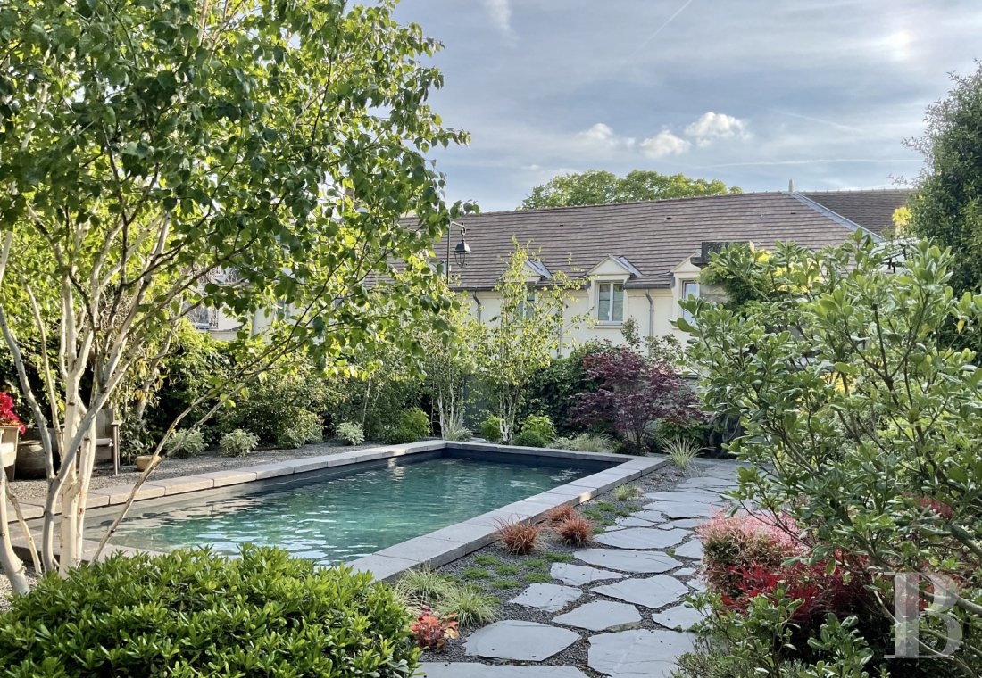Houses for sale - paris - A house like a rural holiday home with a heated swimming pool and lush garden, nestled in a delightful town in the southern suburbs of Paris