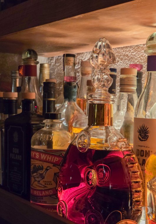 À Paris, dans le Quartier latin,  un ensemble de caves dans un immeuble du 17e siècle aménagées en lieu de réception - photo  n°14