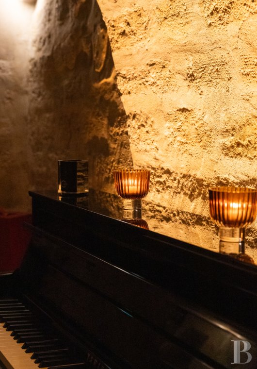 À Paris, dans le Quartier latin,  un ensemble de caves dans un immeuble du 17e siècle aménagées en lieu de réception - photo  n°6