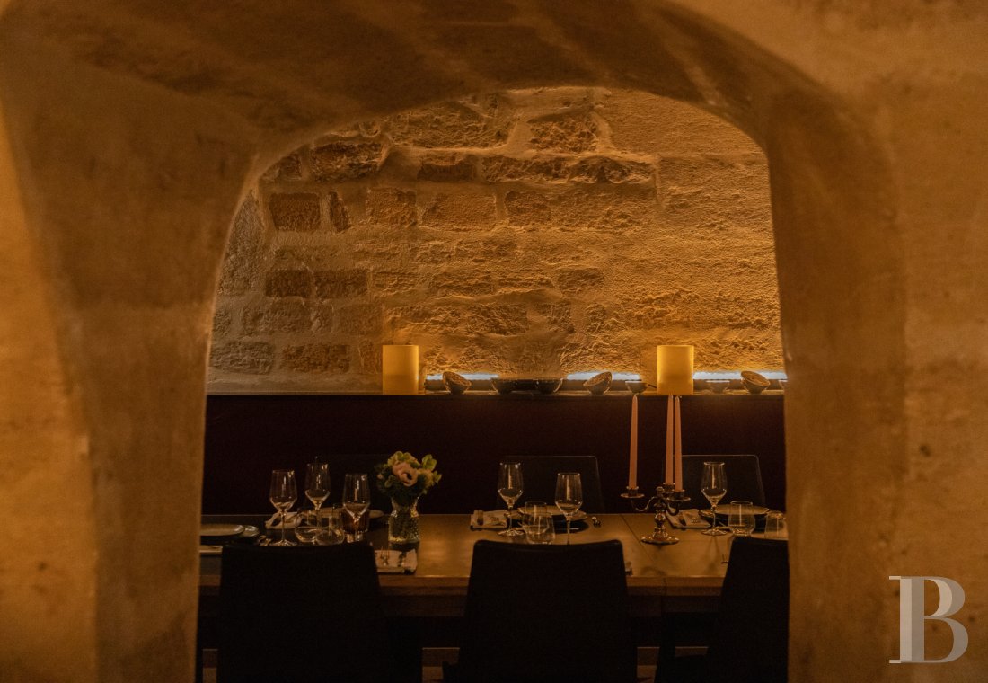 À Paris, dans le Quartier latin,  un ensemble de caves dans un immeuble du 17e siècle aménagées en lieu de réception - photo  n°4