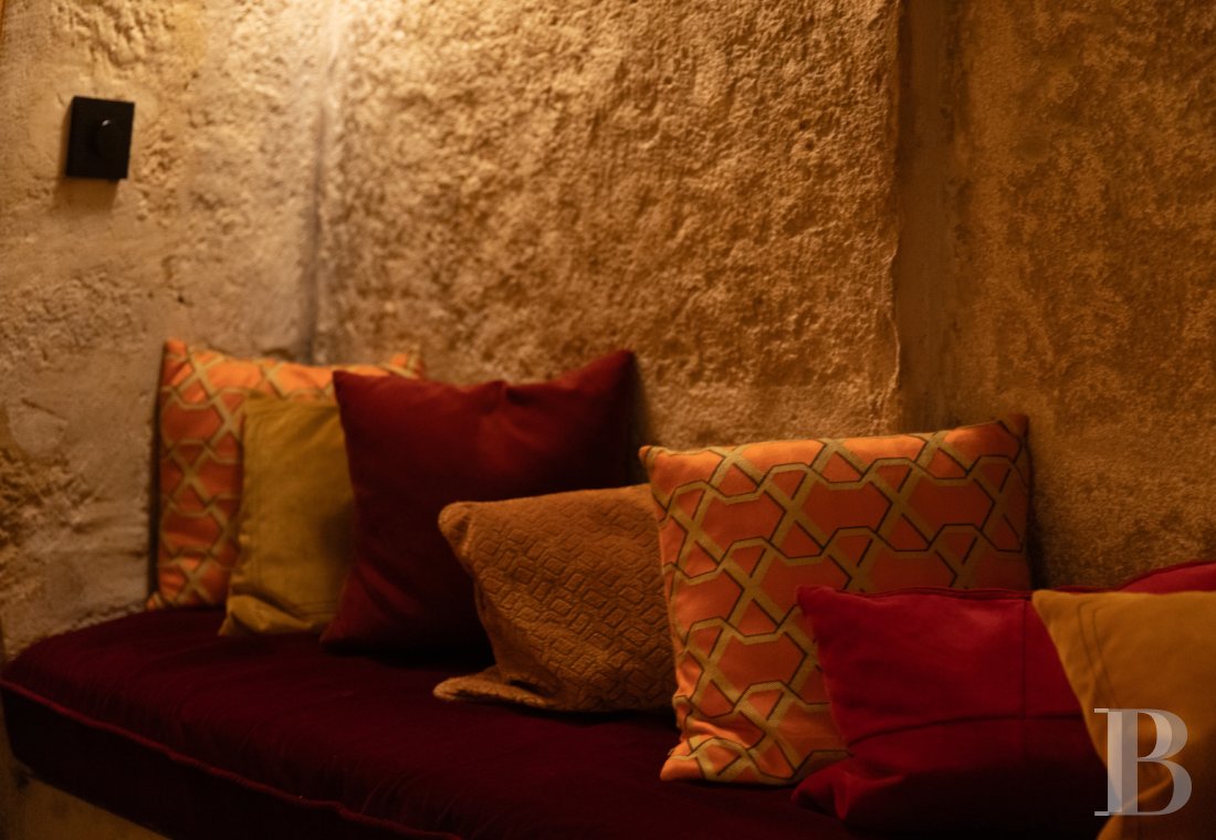 À Paris, dans le Quartier latin,  un ensemble de caves dans un immeuble du 17e siècle aménagées en lieu de réception - photo  n°16