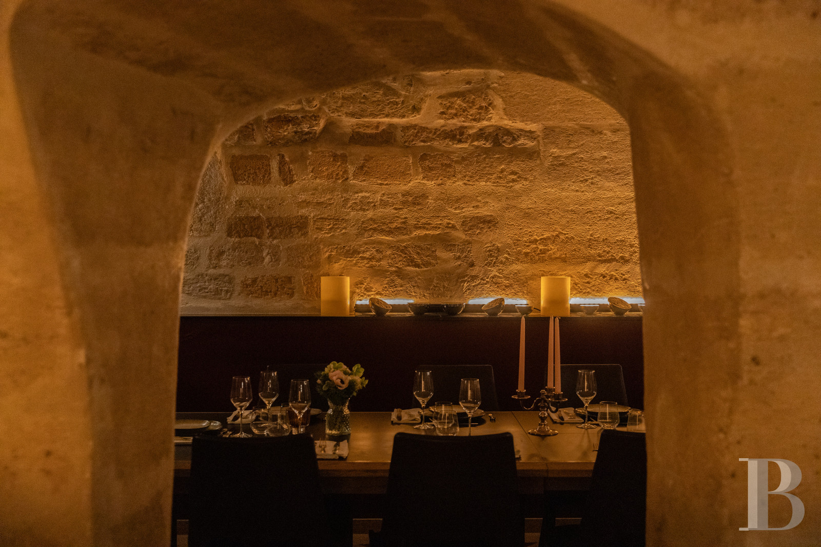 À Paris, dans le Quartier latin,  un ensemble de caves dans un immeuble du 17e siècle aménagées en lieu de réception - photo  n°4
