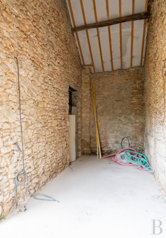 character properties France ile de france   - 9