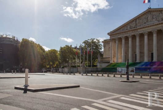 paris - A sunny 50-m² flat, on the third floor of a building  with a lift, not far from Paris's National Assembly, in the 7th arrondissement