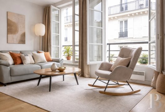 paris - Dans le 5e arrondissement, au sein du Quartier latin et à deux pas du musée de Cluny, un appartement de 48 m² dans un immeuble du 19e s., au troisième étage sans ascenseur