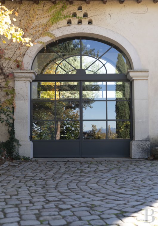 character properties France rhones alps   - 12