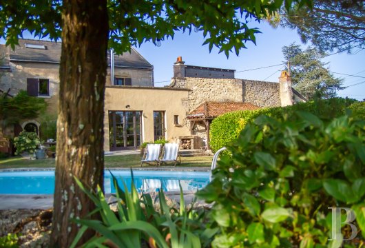 pays-de-loire - A village dwelling with a guesthouse, a garden and a swimming pool, nestled in the south of France’s beautiful Anjou province