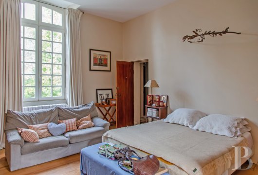 character properties France aquitaine   - 14