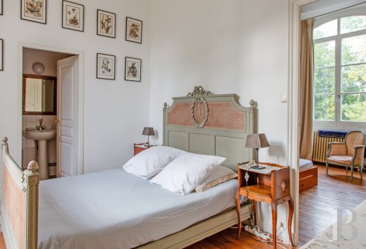 character properties France aquitaine   - 16