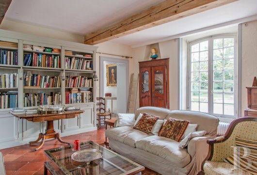 character properties France aquitaine   - 5