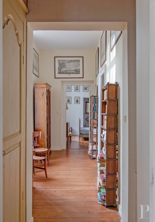 character properties France aquitaine   - 12