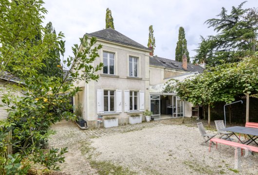 pays-de-loire - A large 19th-century dwelling, in a sought-out  neighbourhood in downtown Nantes