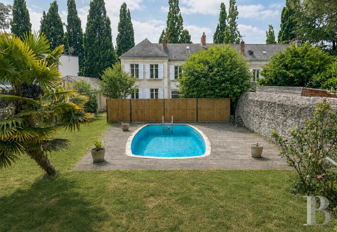 properties in town pays de loire   - 1