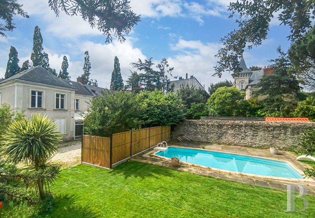 properties in town pays de loire   - 17