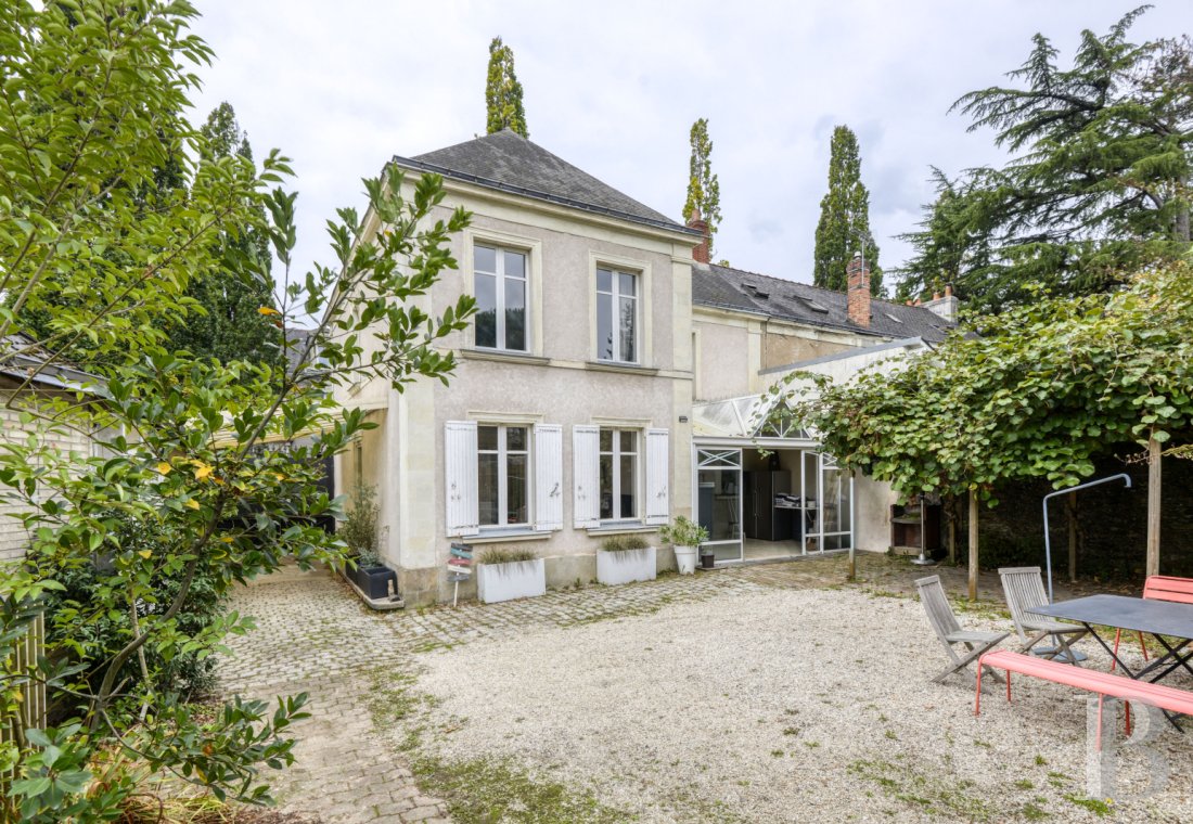 properties in town pays de loire   - 1