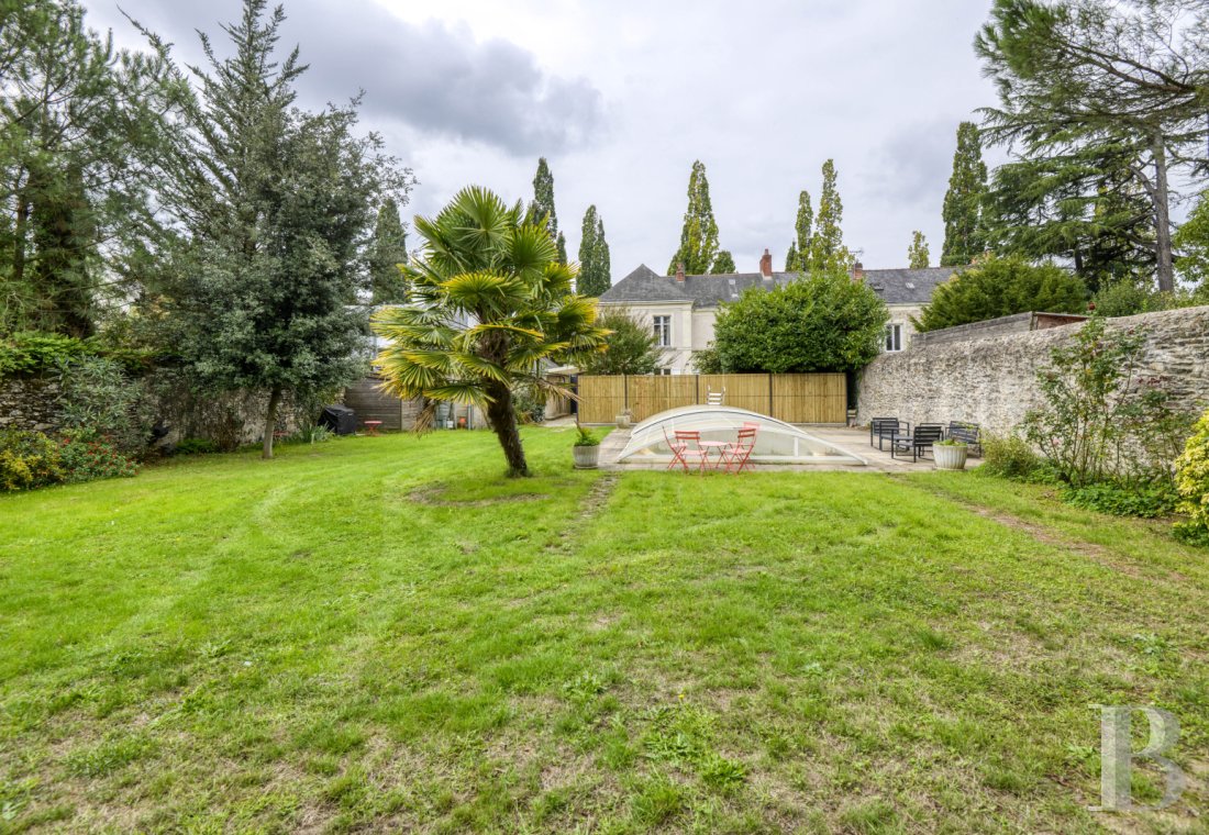 properties in town pays de loire   - 1