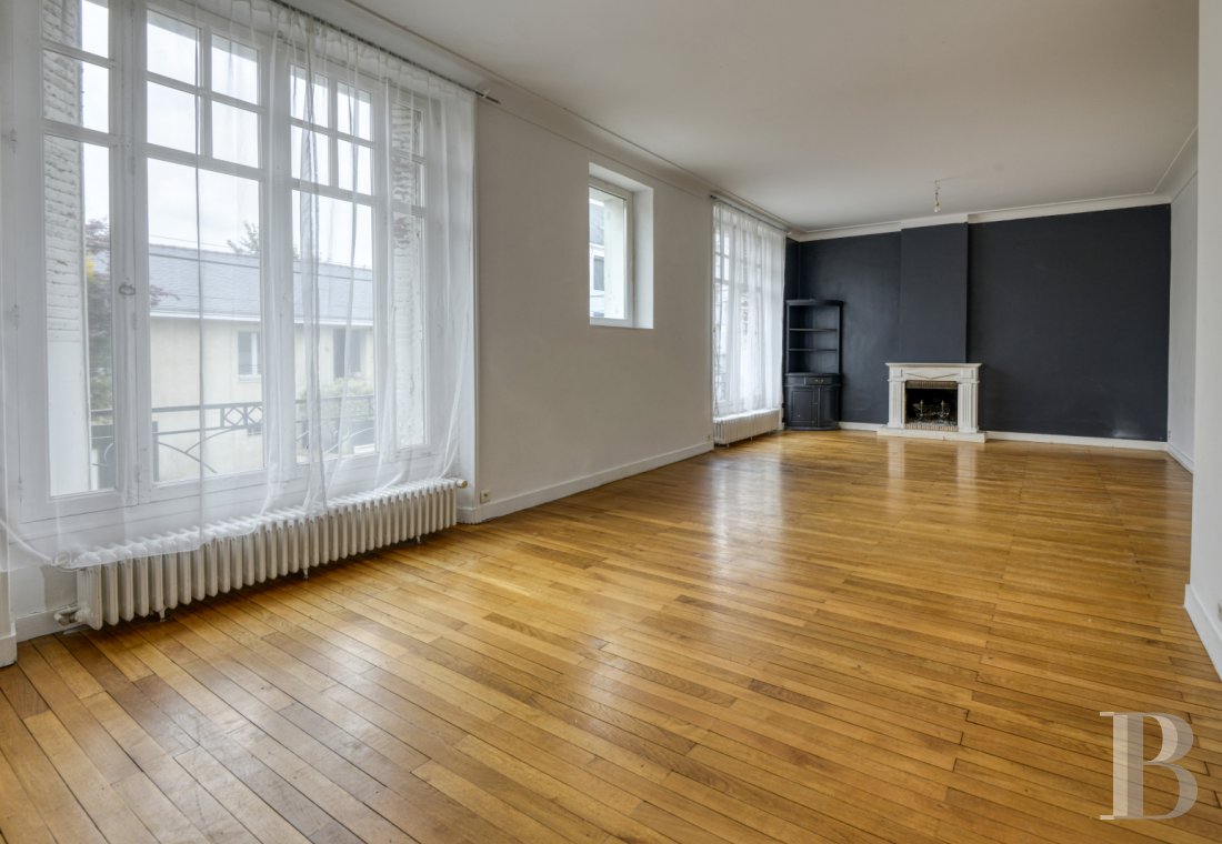 properties in town pays de loire   - 1