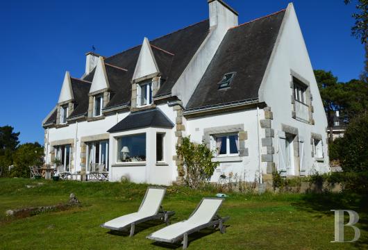 brittany - À La Trinité-sur-Mer, au bord de l'anse de Kerdual, une villa familiale avec son parc de près de 3000 m²