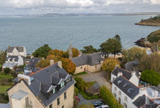brittany - Dans le Finistère, en bord de mer, un élégant hôtel familial, avec piscine intérieure, maison d'hôtes et jardin arboré de 1000 m²