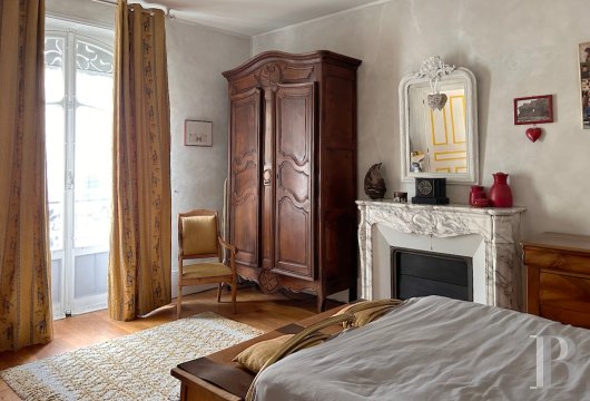 properties in town burgundy   - 15