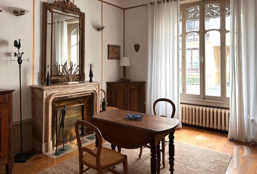 properties in town burgundy   - 9