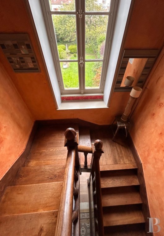 properties in town burgundy   - 12