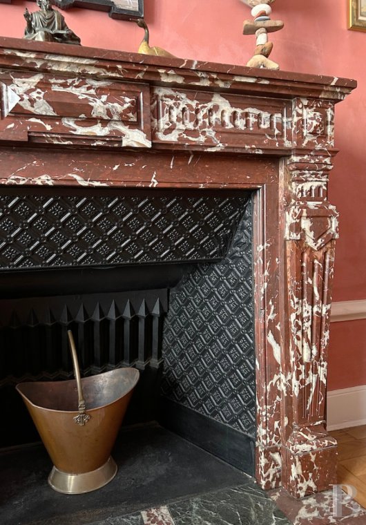 properties in town burgundy   - 8