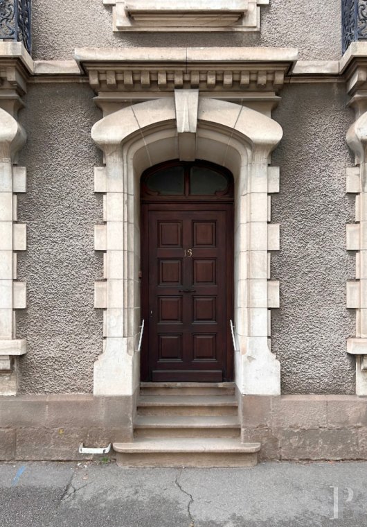 properties in town burgundy   - 3