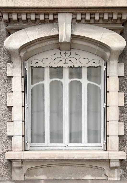 properties in town burgundy   - 4