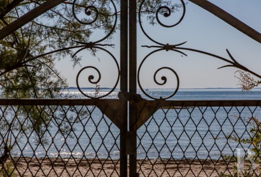 aquitaine - En première ligne du bassin d’Arcachon, une demeure 1900 dans un parc arboré,  en partie classé « Espace remarquable »