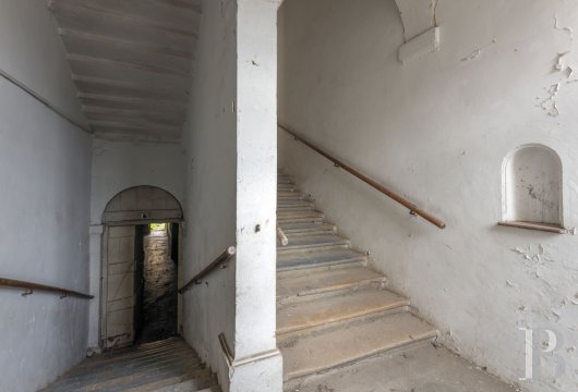 castles for sale France franche comte   - 10