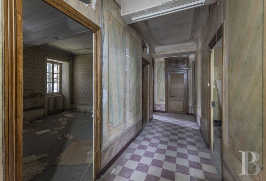 castles for sale France franche comte   - 11