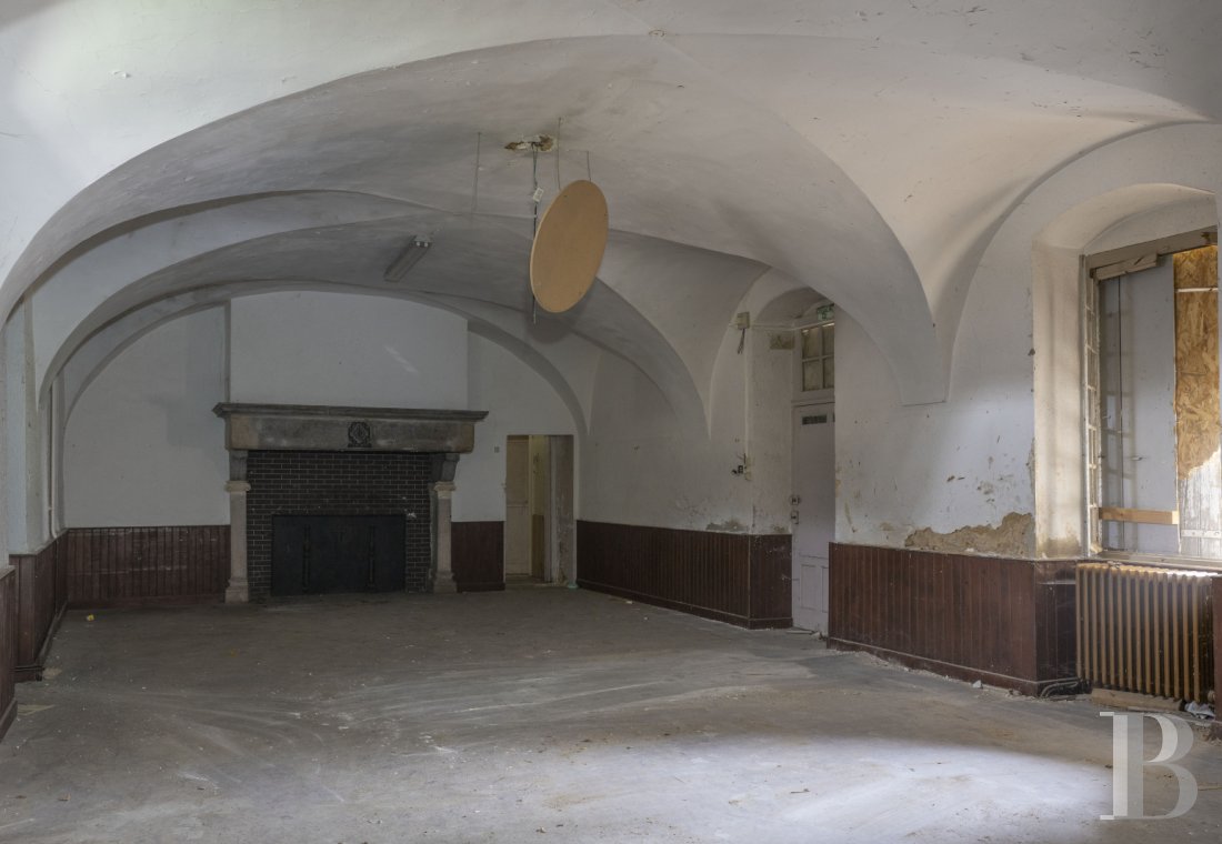 castles for sale France franche comte   - 8