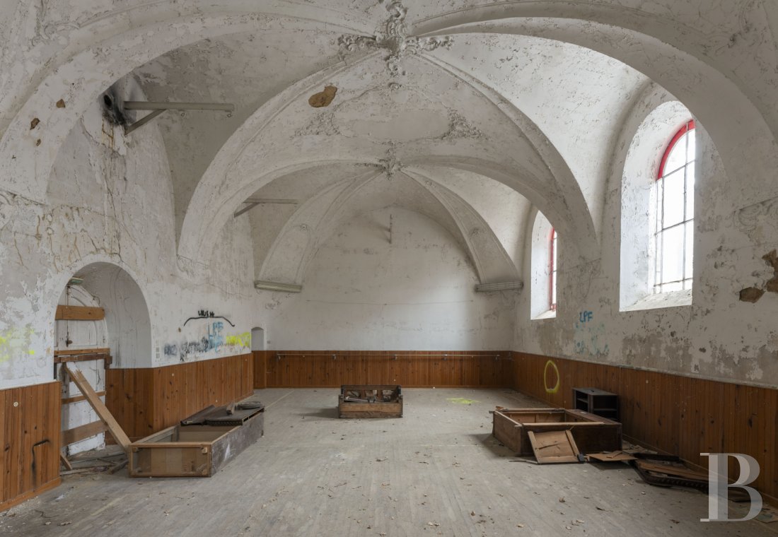 castles for sale France franche comte   - 4