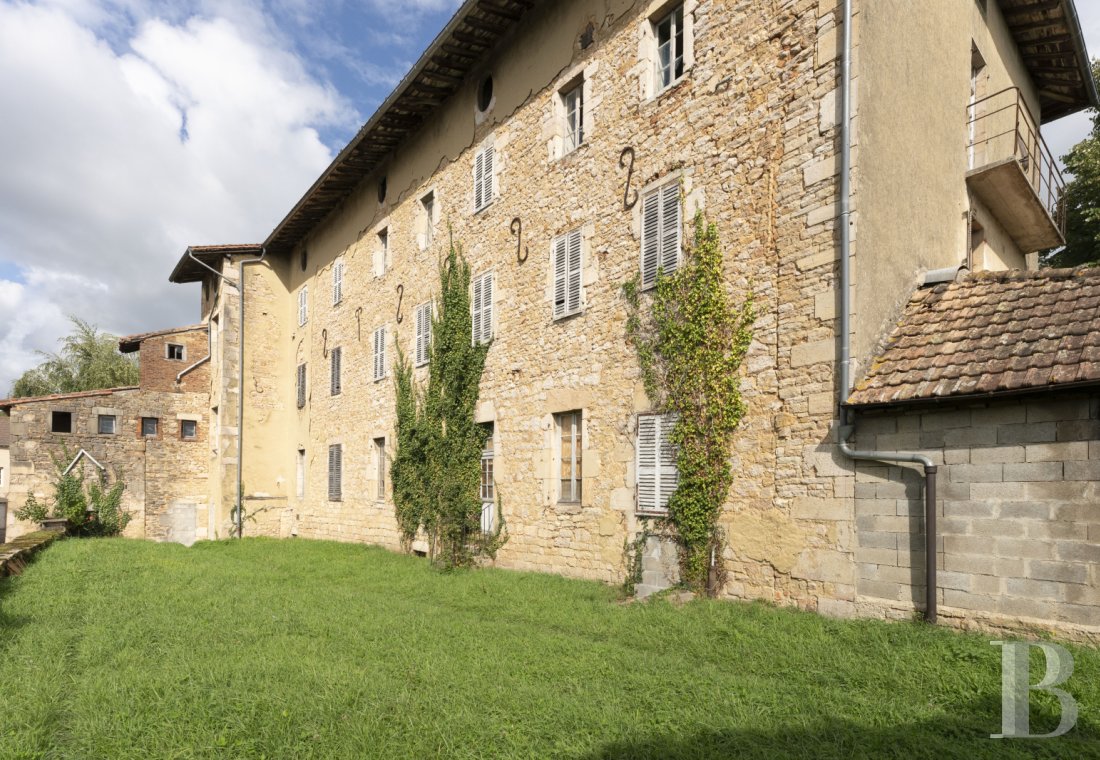 castles for sale France franche comte   - 1