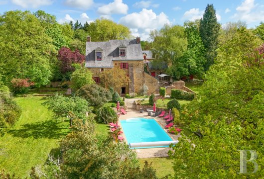 pays-de-loire - A 16th-century manor with outbuildings, in 6 hectares of grounds in the south of the Mayenne area, in wooded countryside