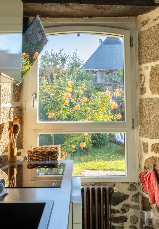 À Concarneau, dans le Finistère, une ancienne maison d’armateur du 17e siècle à quelques pas du port de plaisance - photo  n°12