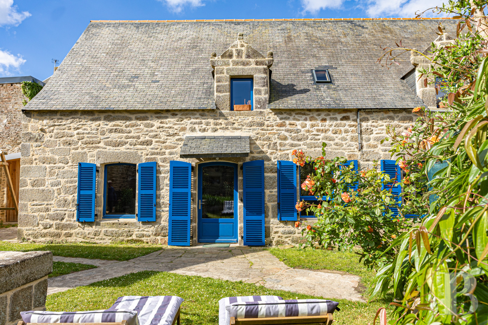 À Concarneau, dans le Finistère, une ancienne maison d’armateur du 17e siècle à quelques pas du port de plaisance - photo  n°1