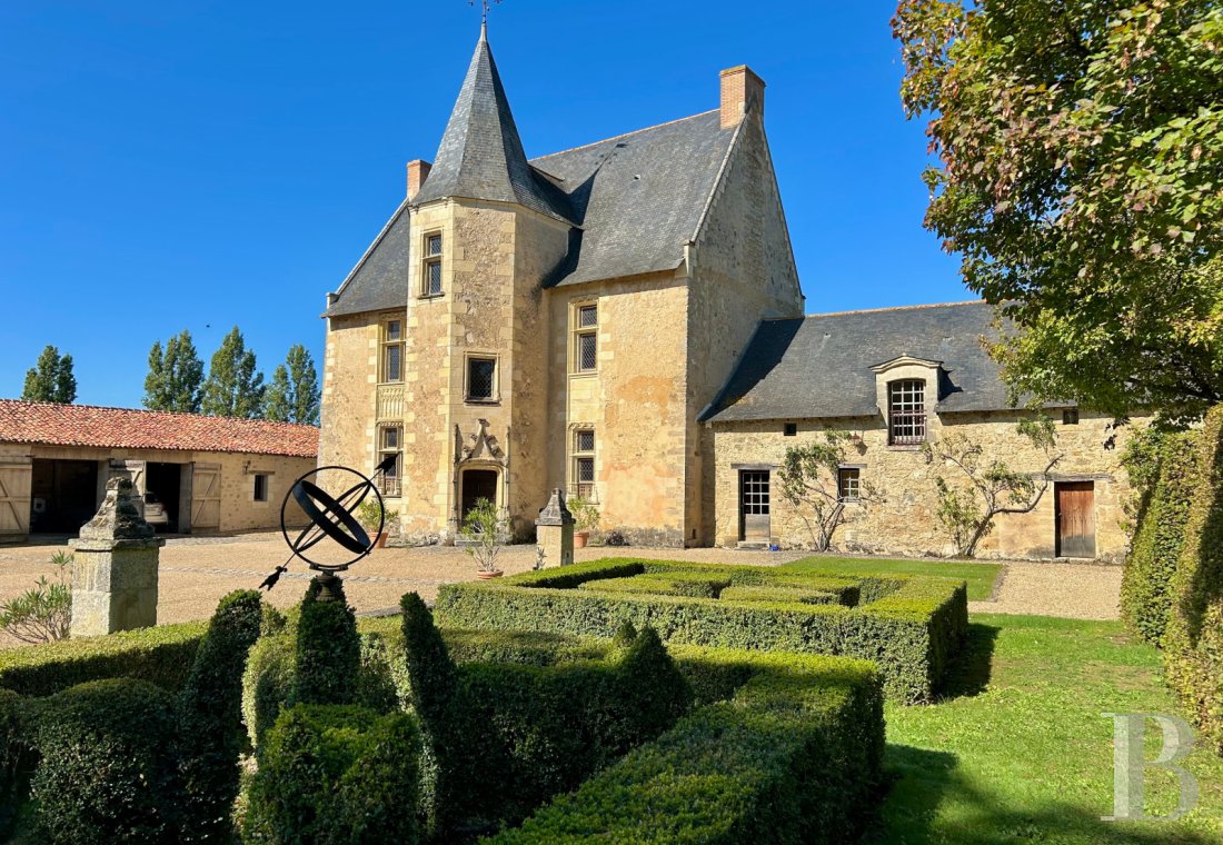 manoirs a vendre pays de loire   - 1