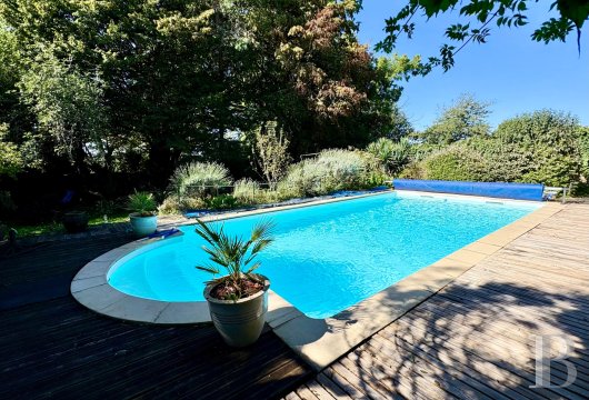 character properties France midi pyrenees   - 18