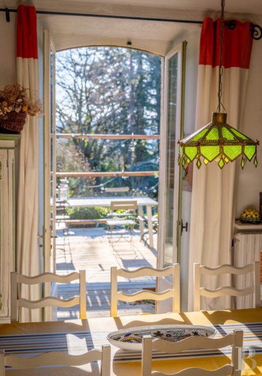 character properties France midi pyrenees   - 12