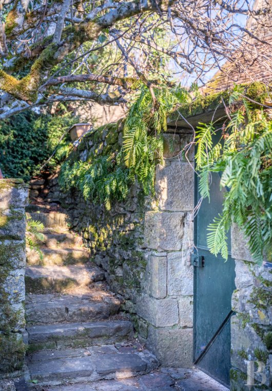 character properties France midi pyrenees   - 16