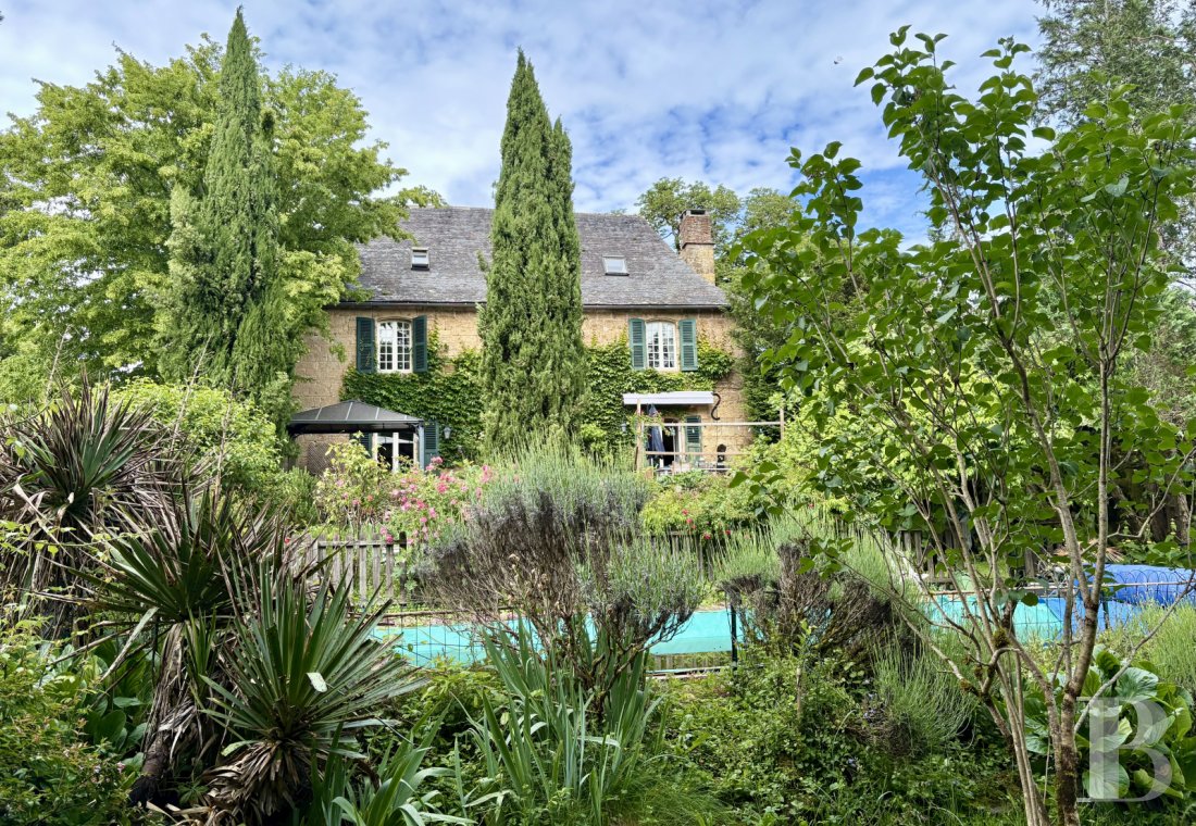 character properties France midi pyrenees   - 1
